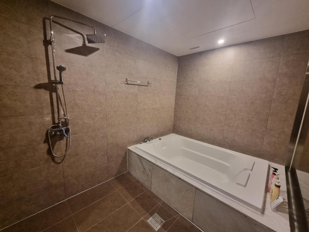 Yeoubi Hotel Чинджу Экстерьер фото