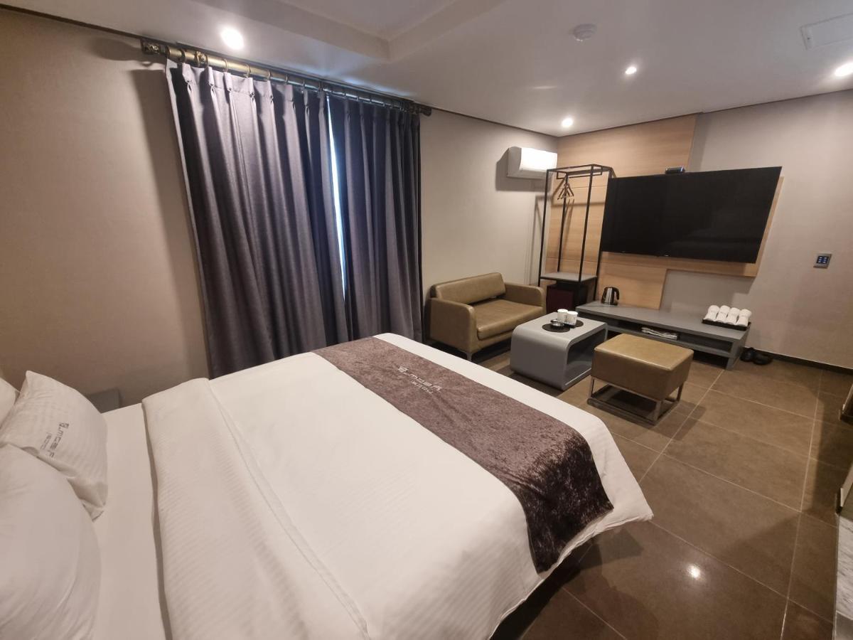 Yeoubi Hotel Чинджу Экстерьер фото